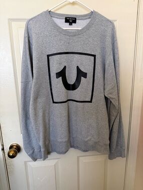 True Religion Classic Gray Sweatshirt Logo men’s Size Large.